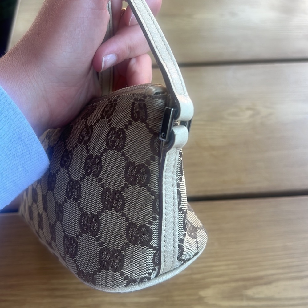 Authentic Gucci GG Canvas Classic Pochette In Classic Brown - Picture 5 of 11